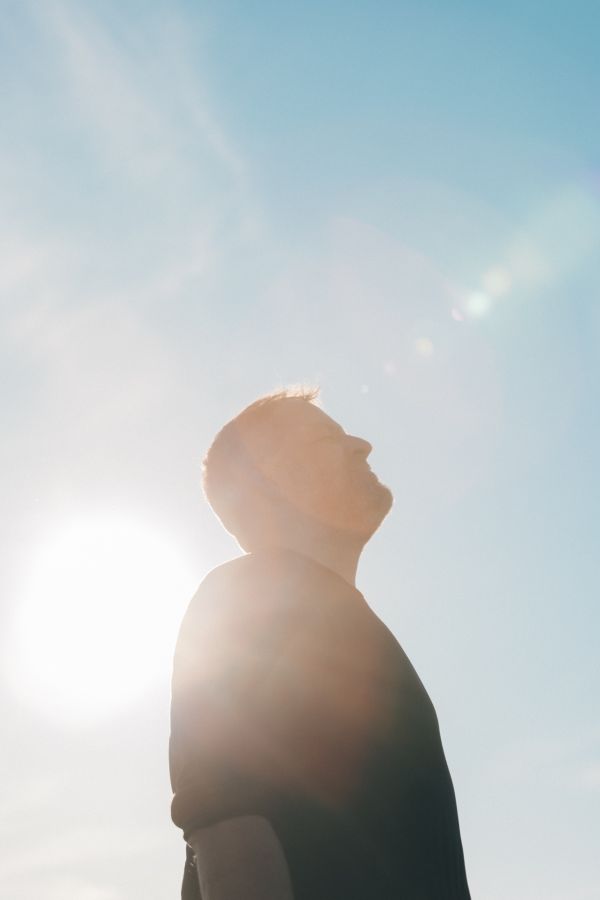 javier-vineyard-manager-primeur-2025-credits-erea-azurmendi-and-federico-reparaz